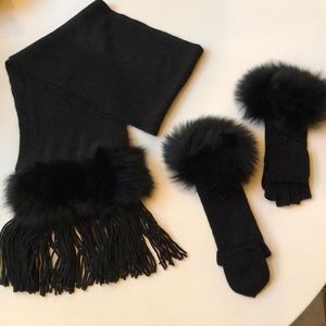Fox trimmed scarf and glove combo